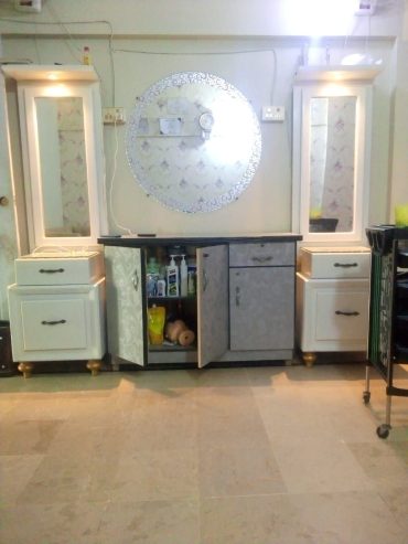 Beauty parlour cher and sofa set vid parlour Saman mukimil by MUSHTAQ Malik