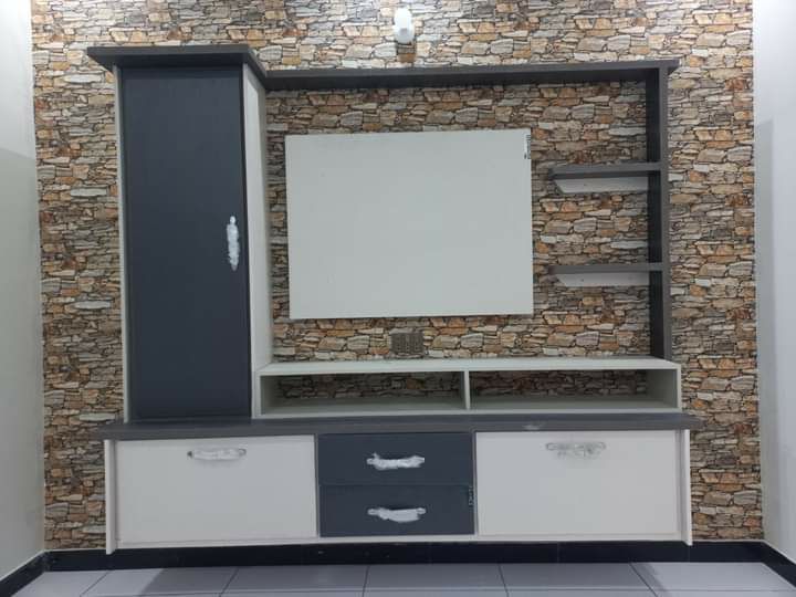 Wood workers by Rizwan Haider