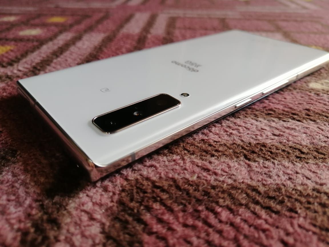 Docomo Arrows F-52a by It’s Honey