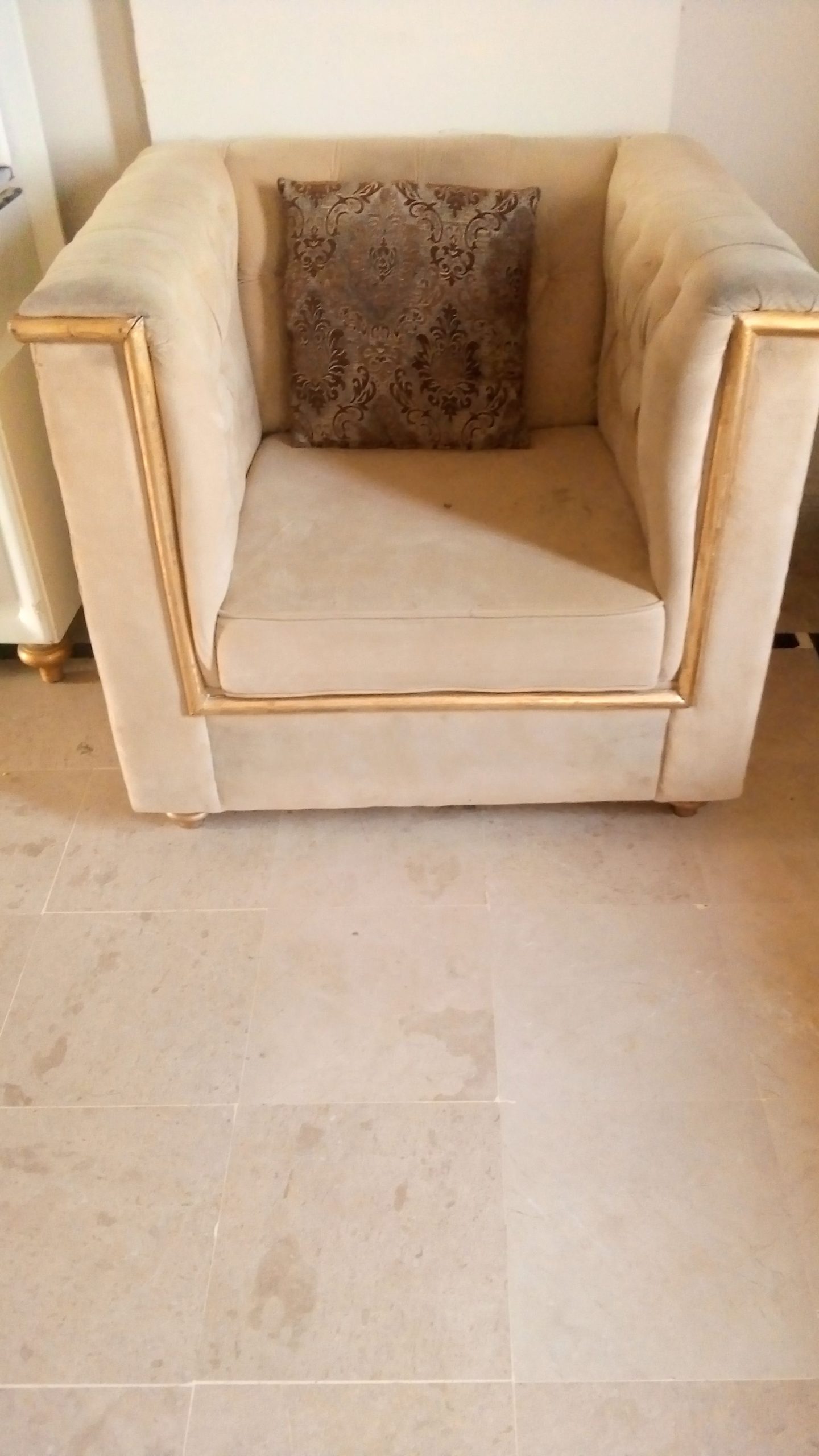 Beauty parlour cher and sofa set vid parlour Saman mukimil by MUSHTAQ Malik