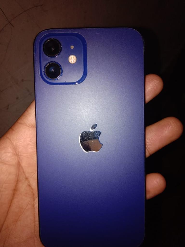 iphone 12 non pta by Areeb Baloch