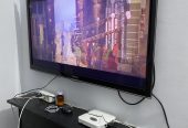 Samsung smart 3d tv original 40inchs by Ibrahim Akbari