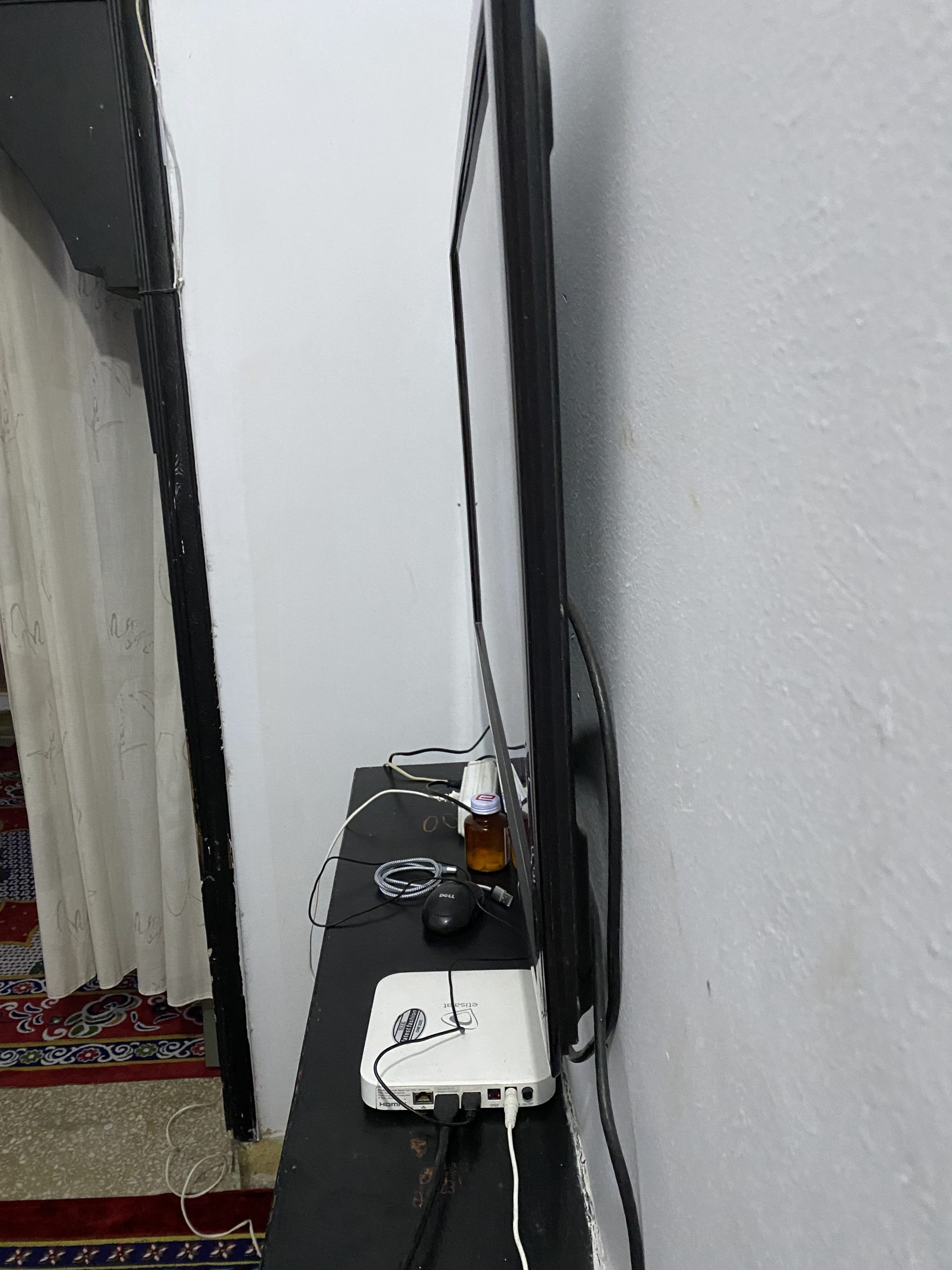 Samsung smart 3d tv original 40inchs by Ibrahim Akbari