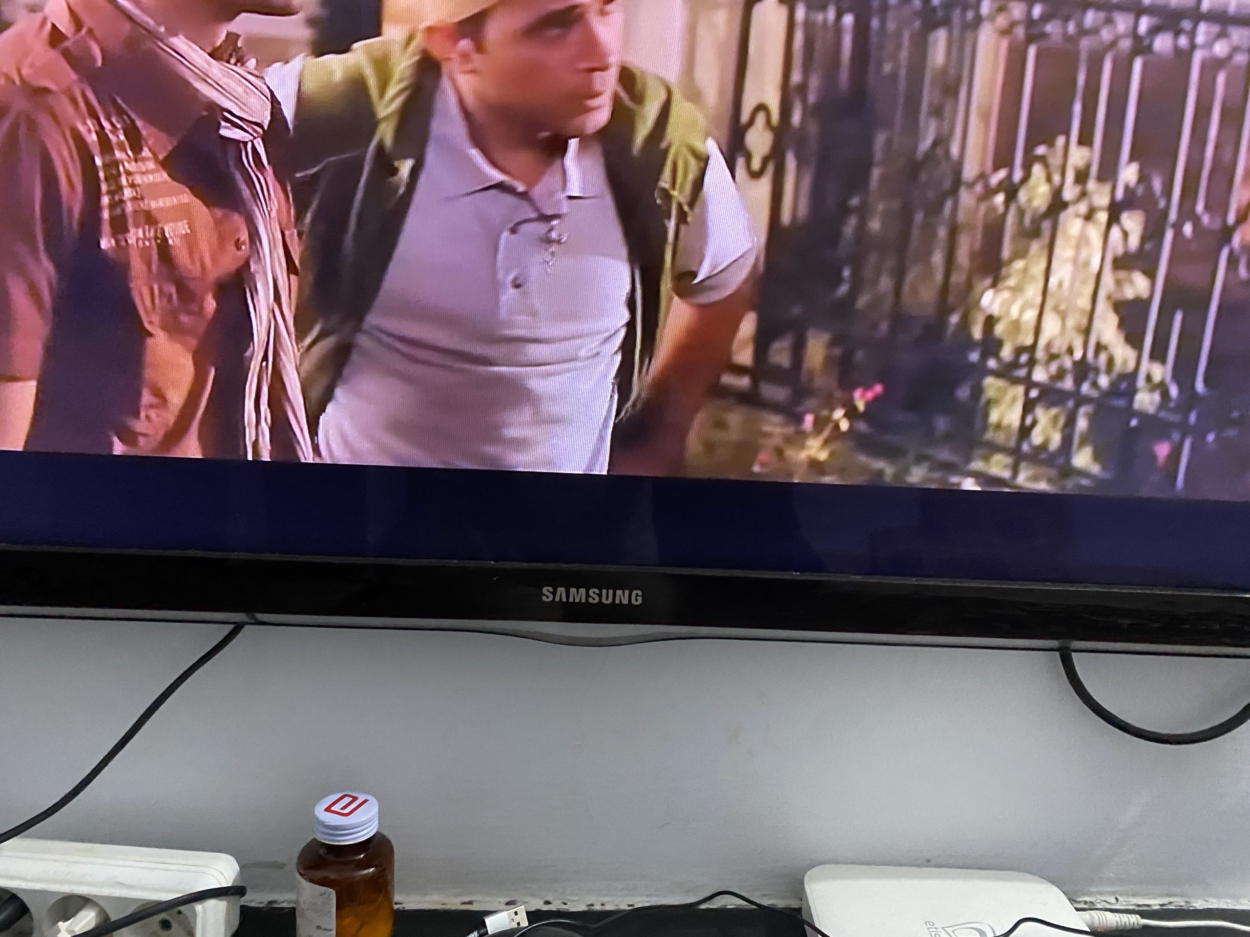 Samsung smart 3d tv original 40inchs by Ibrahim Akbari