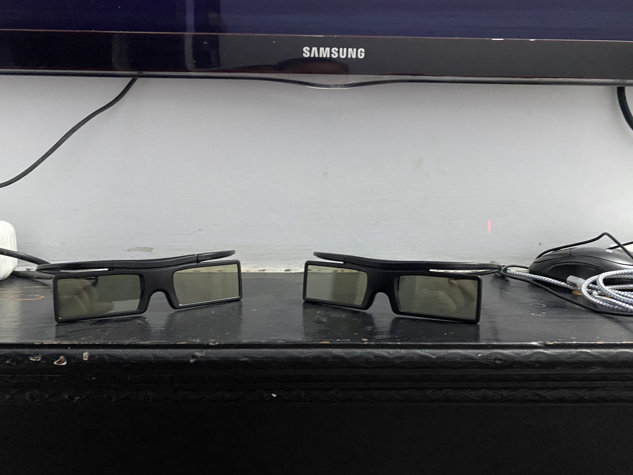 Samsung smart 3d tv original 40inchs by Ibrahim Akbari