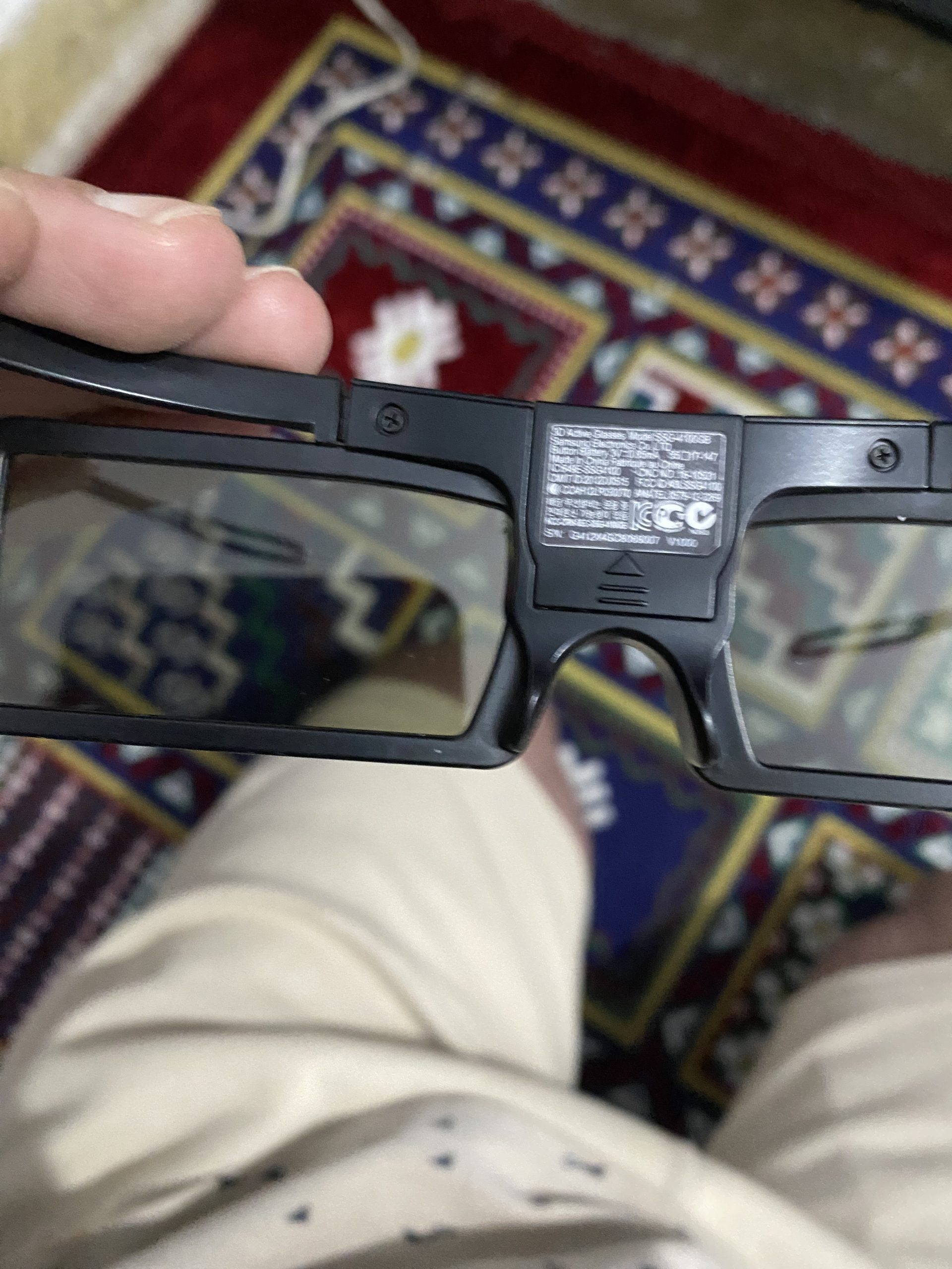 Samsung smart 3d tv original 40inchs by Ibrahim Akbari