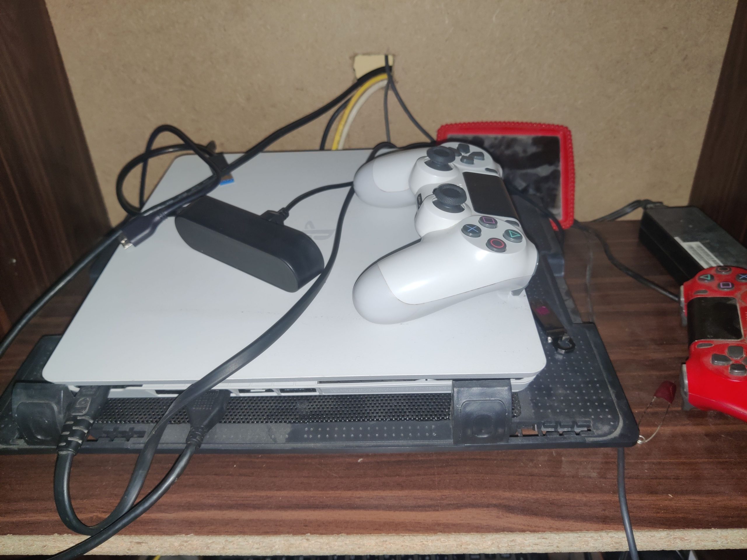 Ps4 slim jailbreak 1tb by Kamran Abbasi