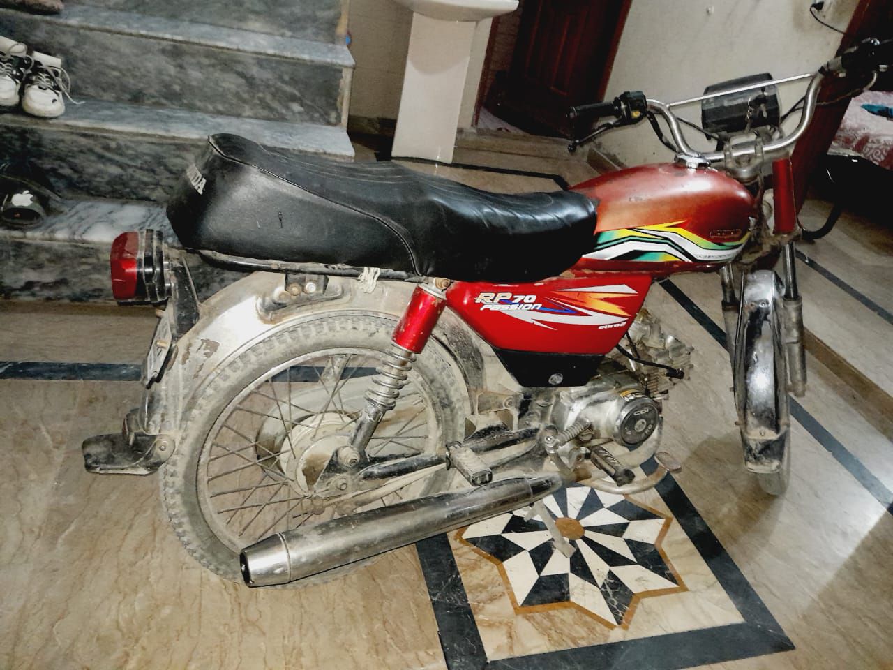 Pak hero ph 70 model 2012 copy file ok hai urgunt sale krni by Ali Hamza