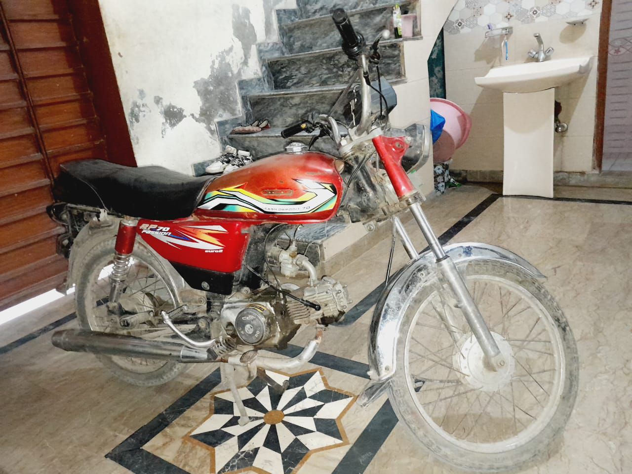 Pak hero ph 70 model 2012 copy file ok hai urgunt sale krni by Ali Hamza