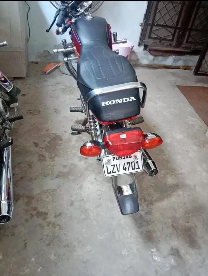Honda CD 70 for sale 2005 model condition 10 by 10 all parts genuine L by Bhai G