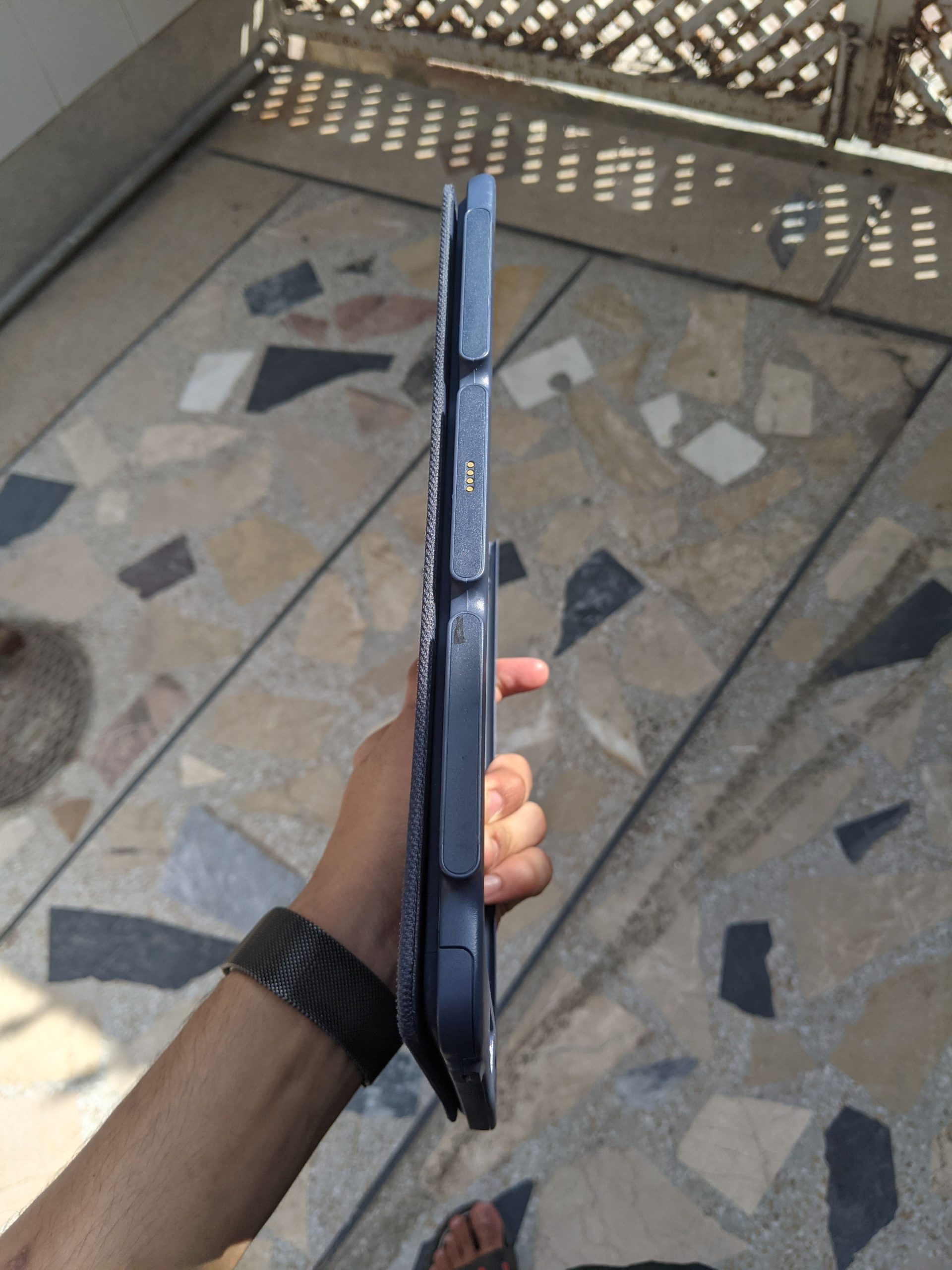 Apple iPad Air 1, 2 Very Antique Case for very Urgent sale by Taimoor games