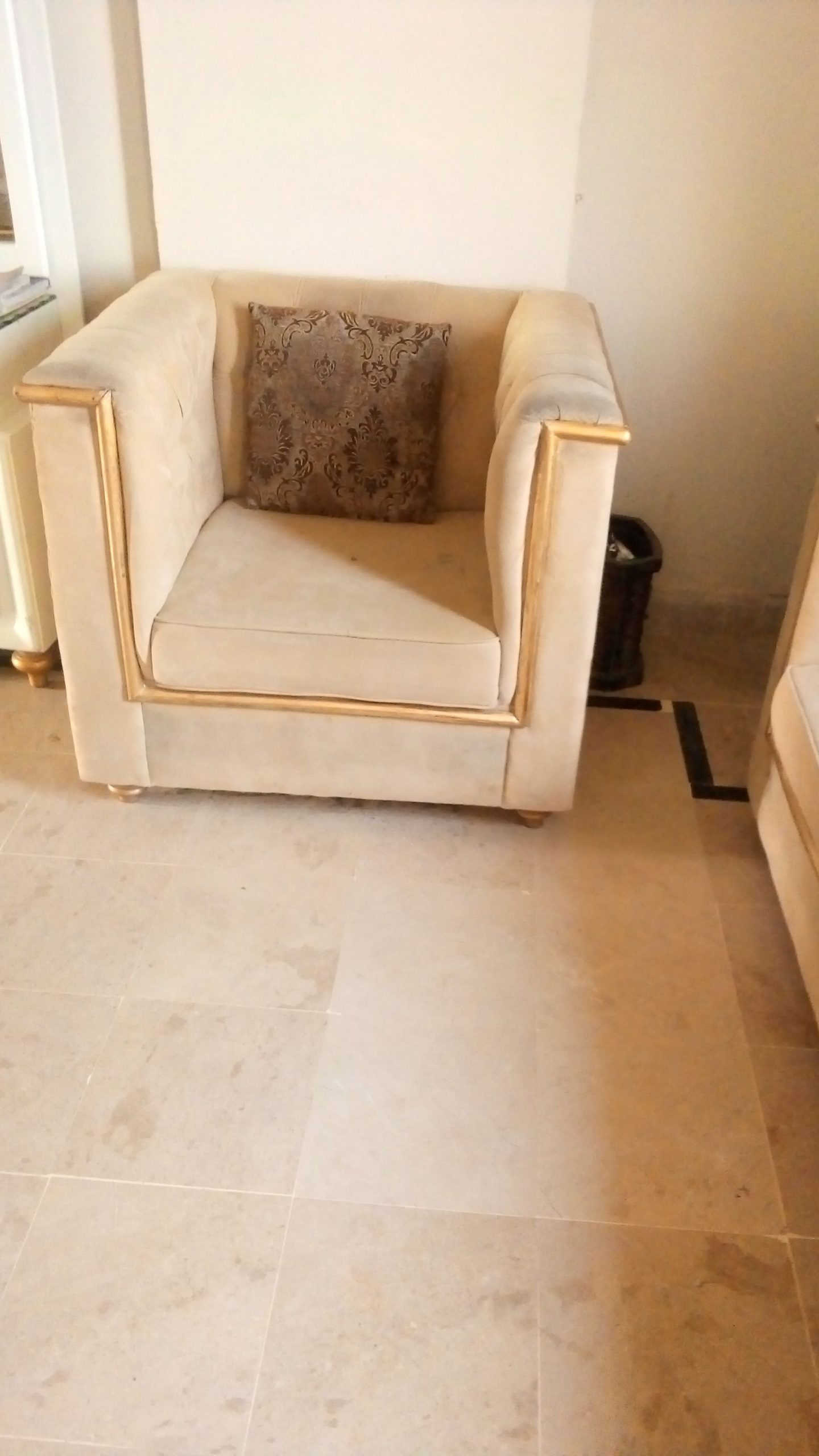 Beauty parlour cher and sofa set vid parlour Saman mukimil by MUSHTAQ Malik