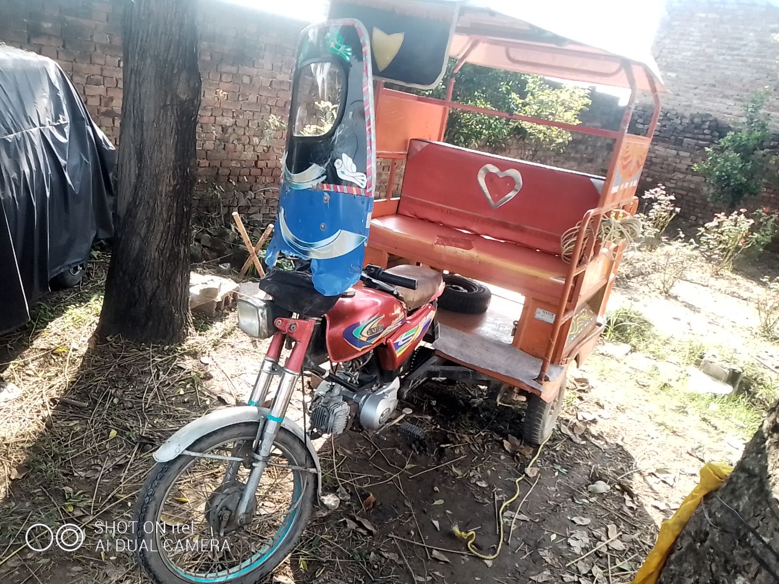 United chinqchi rickshaw 100cc urgent for sale by Hajji Mubashar Ali Fresh flower decoration shop