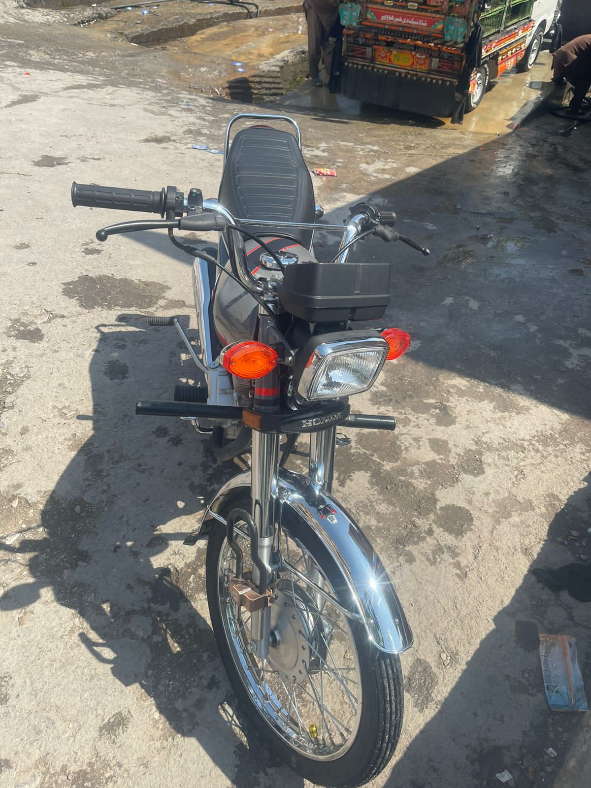 Aoa 2022 model hn last month ma ly hn 7500 chala huo hn jis na lana hn by Zeeshan abbasi