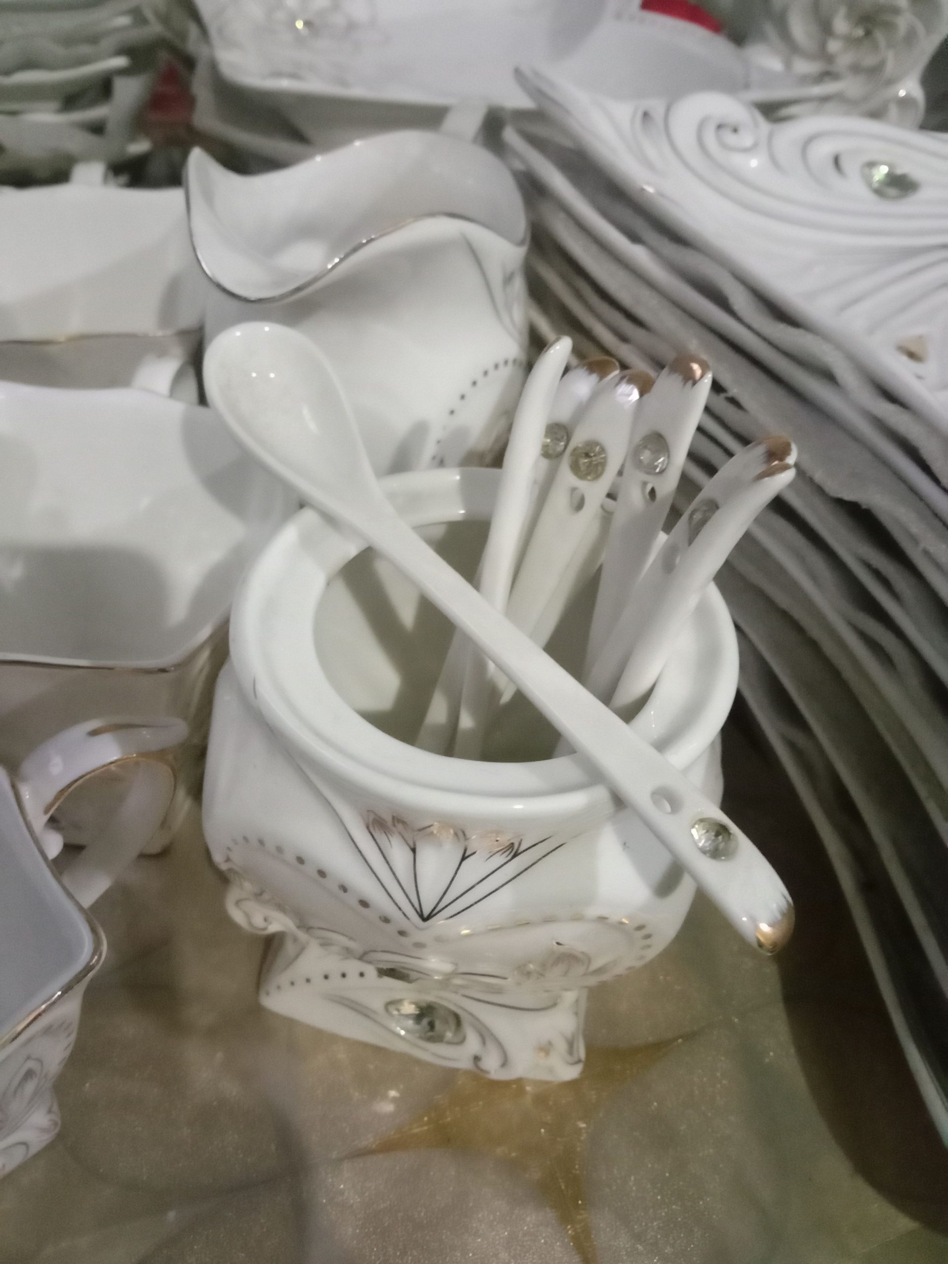 Crockery dinner set by Rabia Usman