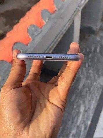 Iphone 11 non pta by Mosayyab Zaheer