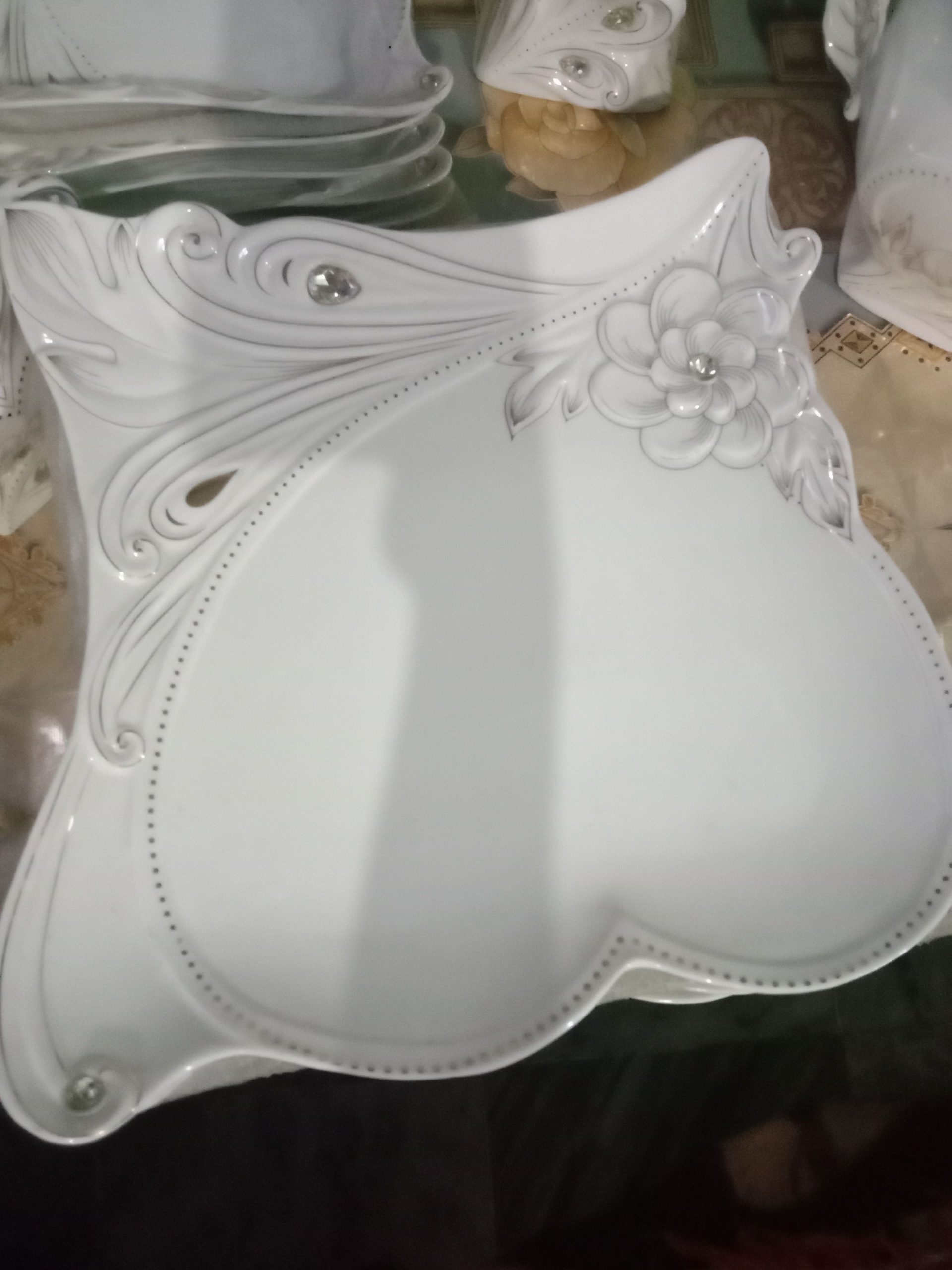 Crockery dinner set by Rabia Usman