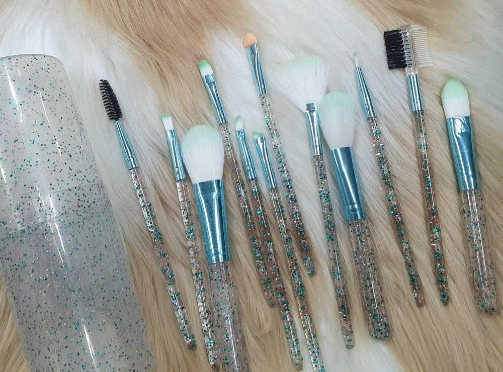 Makeup Brushes by Zainab Sirshar