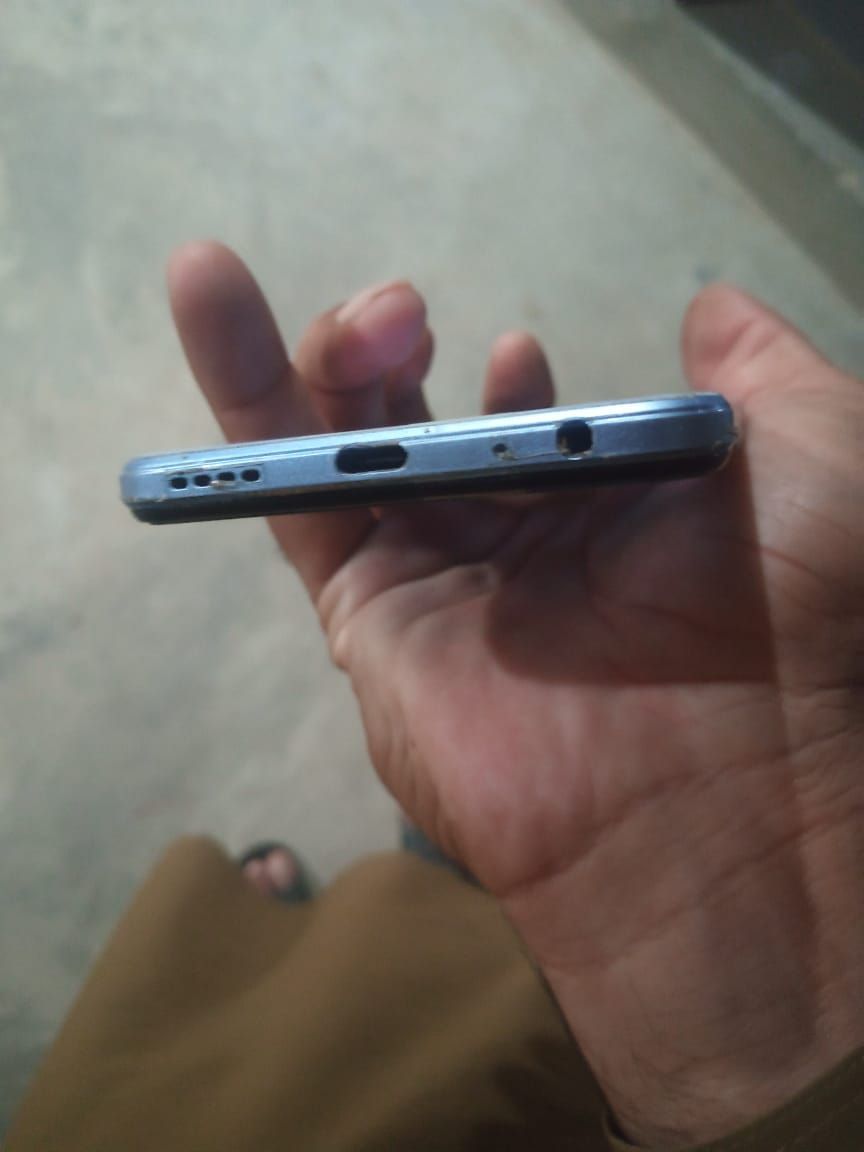 Vivo y33s 8gb 256gb PTA patch approved life time by Rafhan Mayo