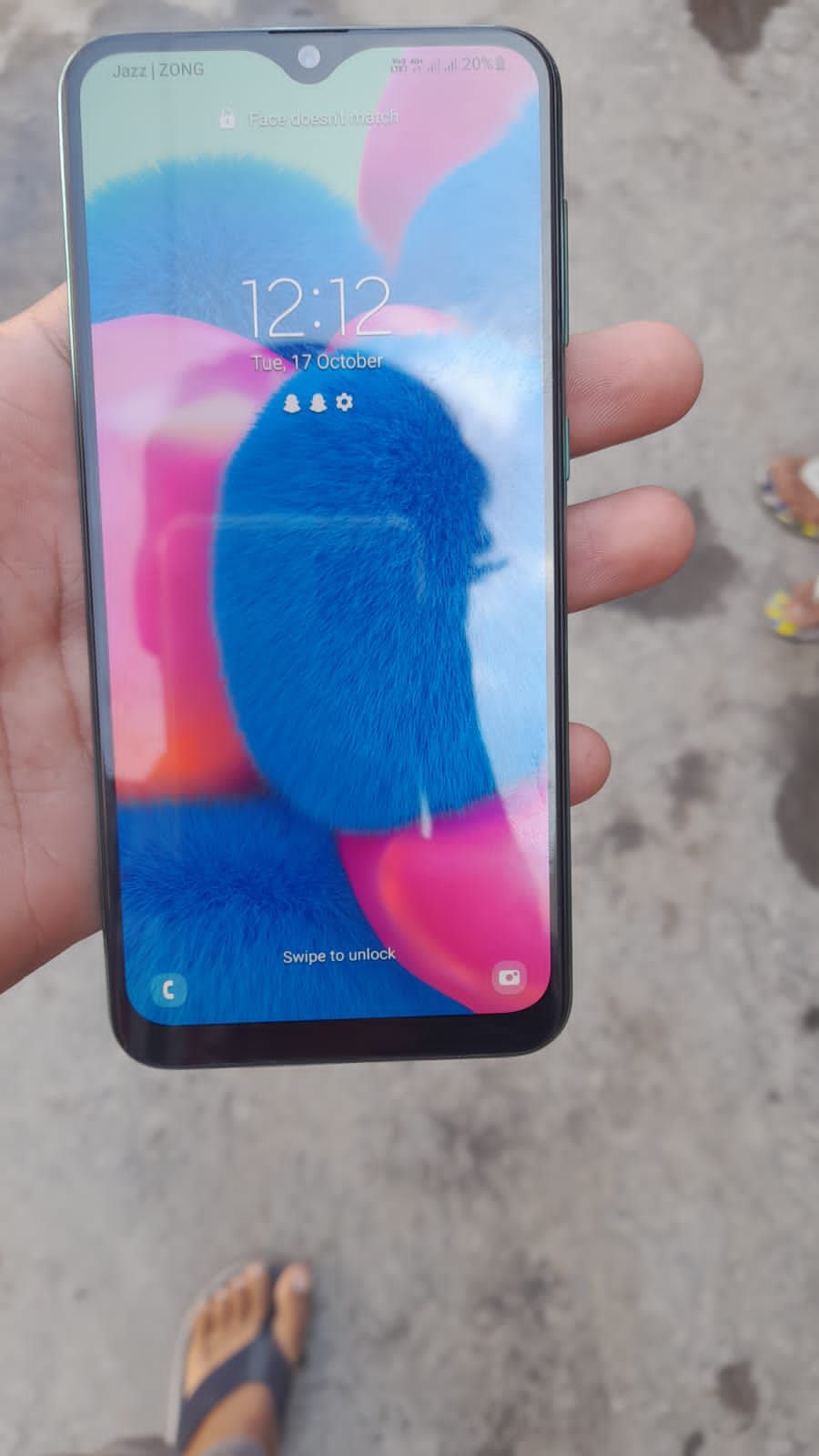 Samsungs a30 4gb 64g box and dopter ha pta finger nie chalta ha by Razab Ali