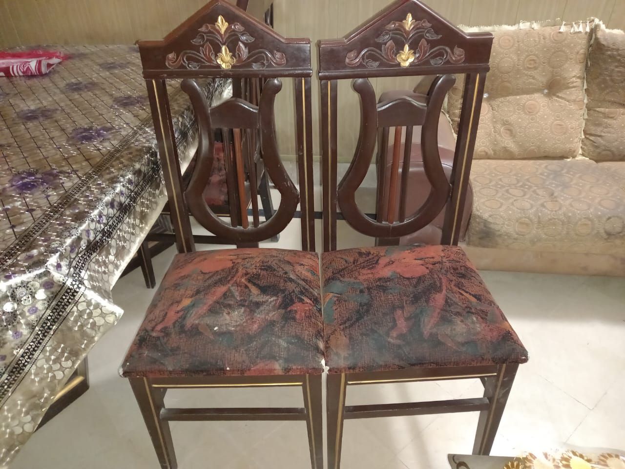 Dining Table with 8 Chairs for sale۔ by Mohammad Ali