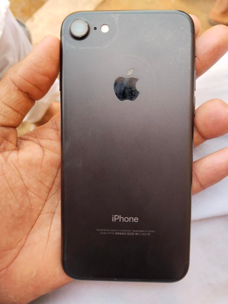 iphone 7 non pta 32GB by information ki Duniya