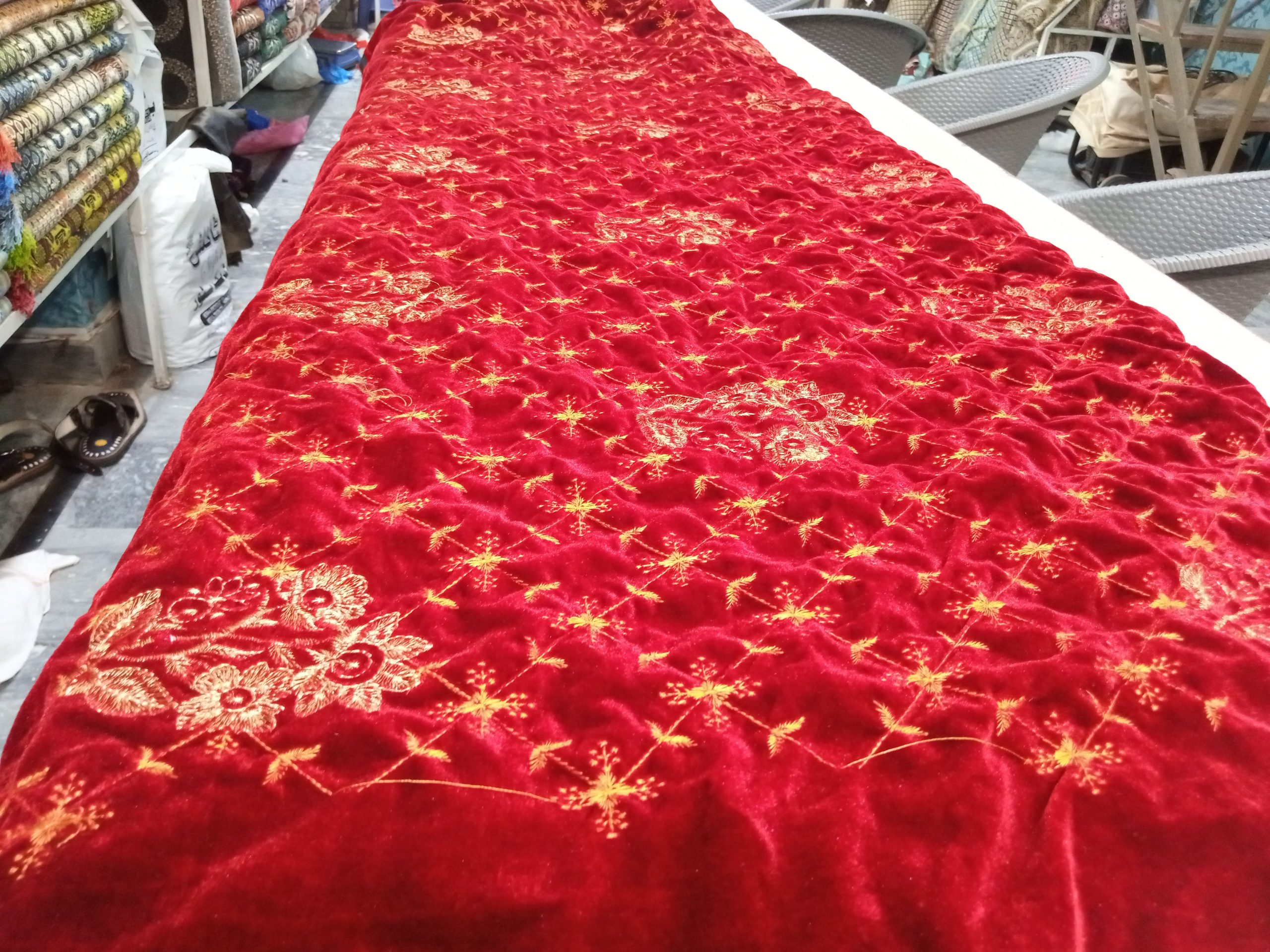 6 پائل ویلوٹ رضائی جوڑا سادہ کپڑے بھی ساتھ جہیز ورائٹی by Dolat Khan