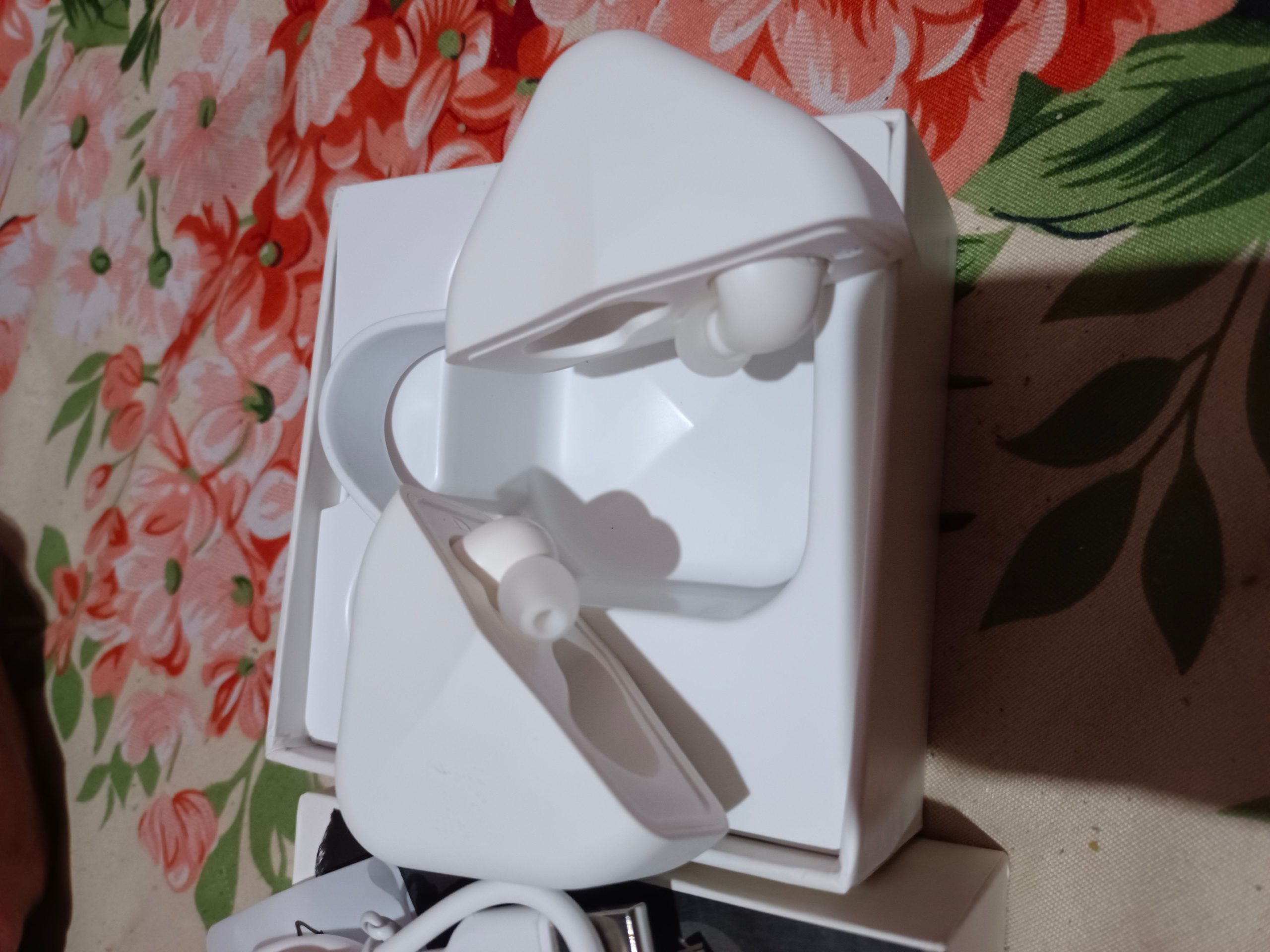 Bluetooth deeper wireless with fun charger original brand in Dubai by Irtazajaan Irtazajaan