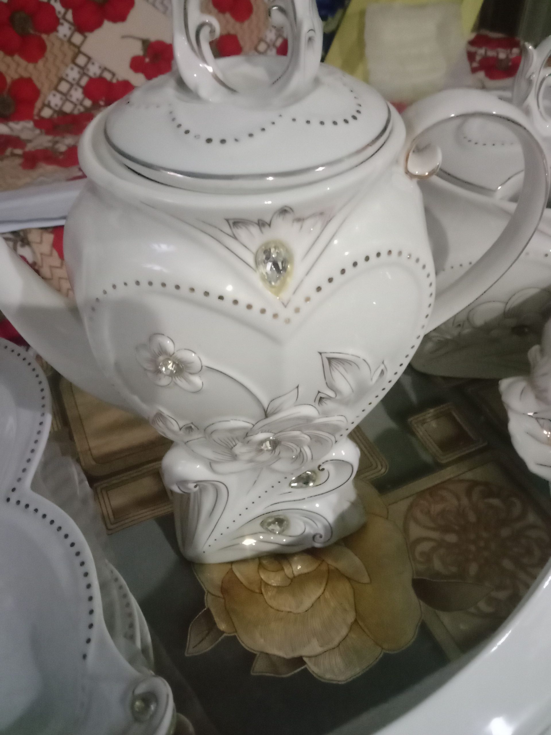 Crockery dinner set by Rabia Usman