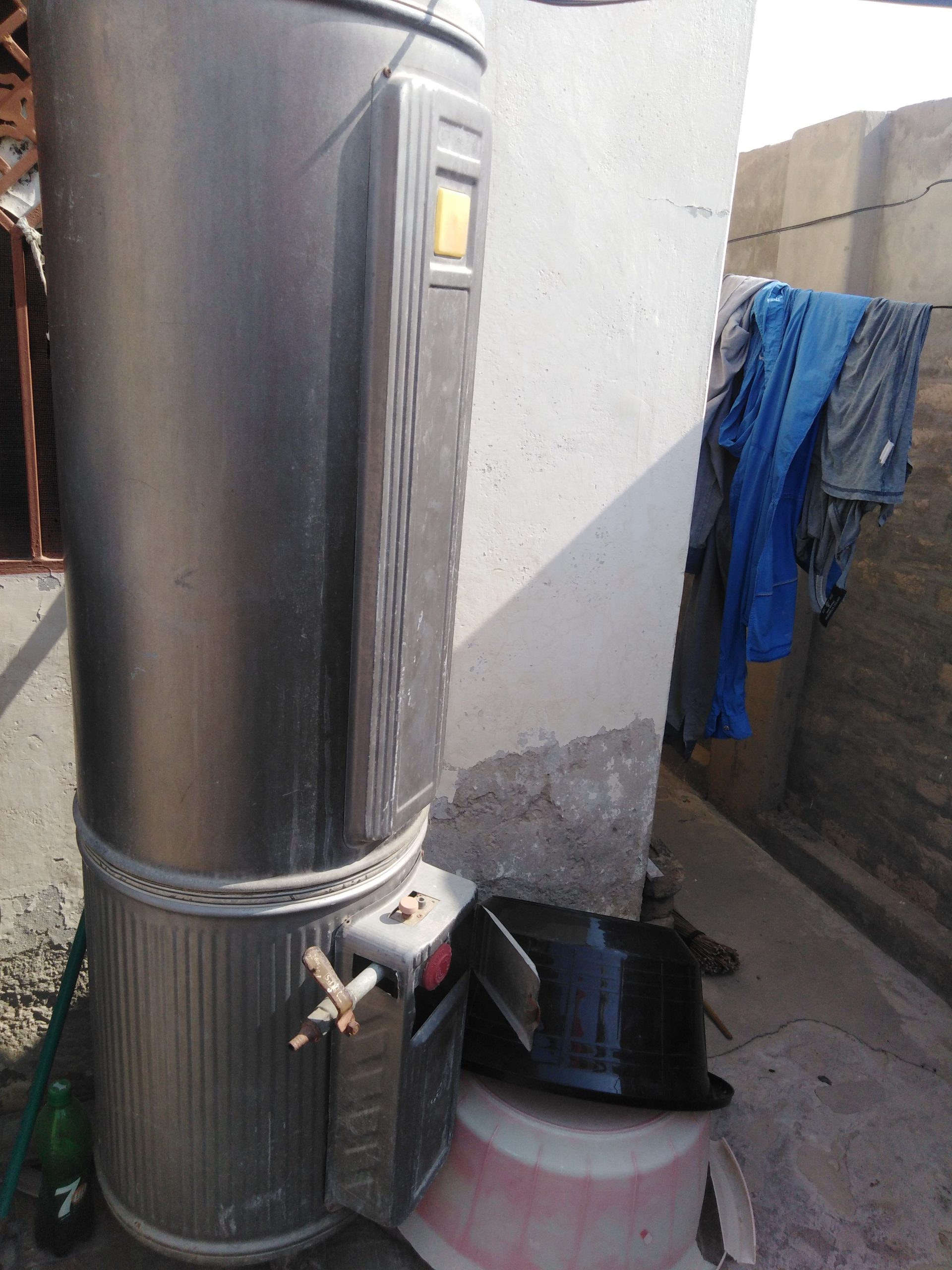 Super asia company gyser available by Mahnoor Tariq