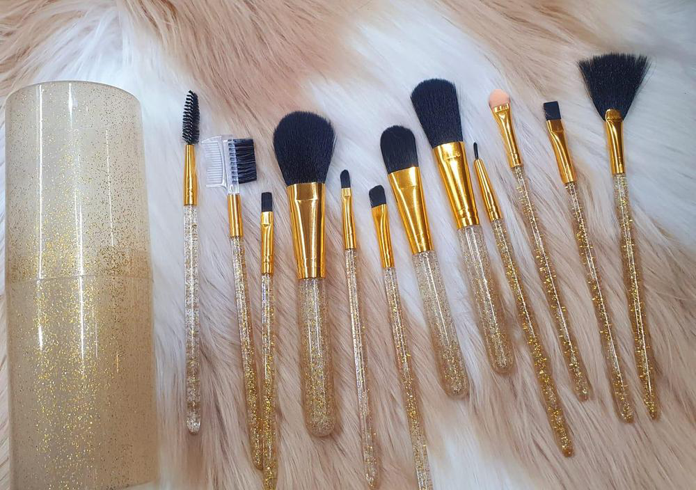 Makeup Brushes by Zainab Sirshar