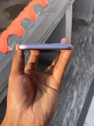 Iphone 11 non pta by Mosayyab Zaheer