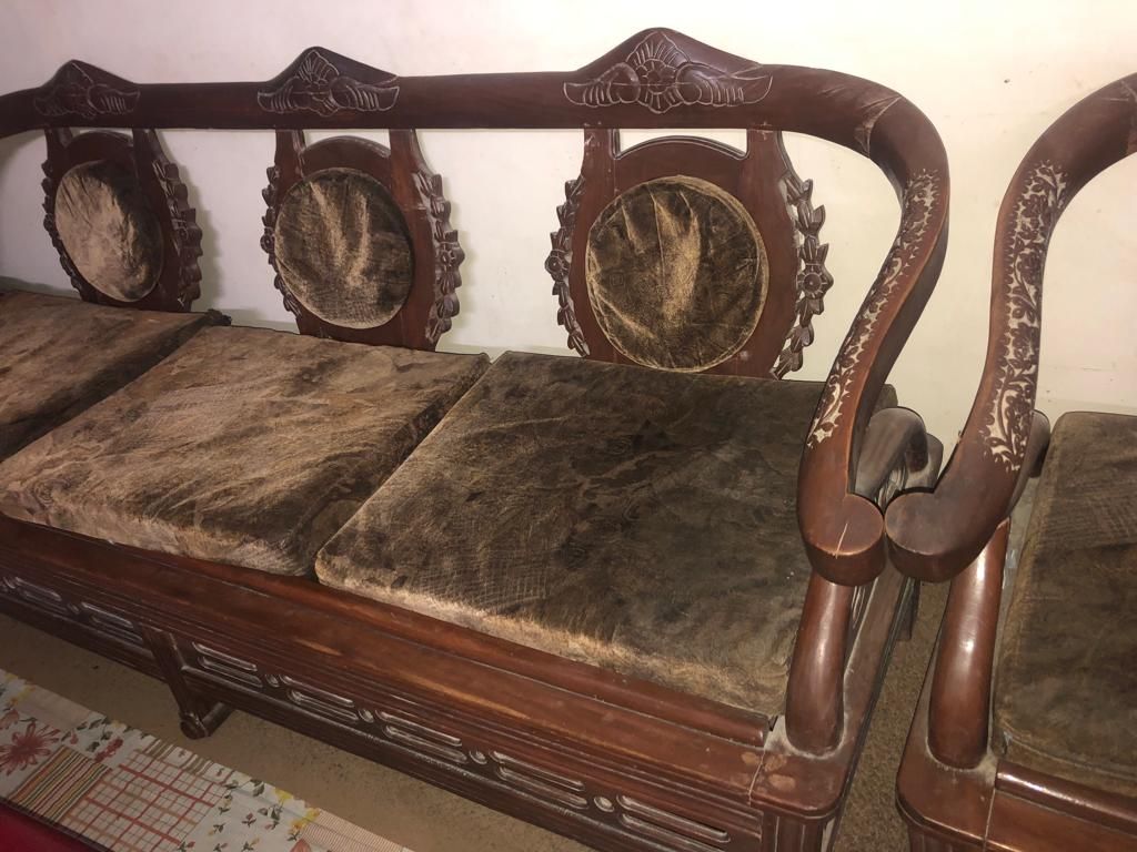 Wood Sofa Set 5 Seater by Shahzeb Yaqoob