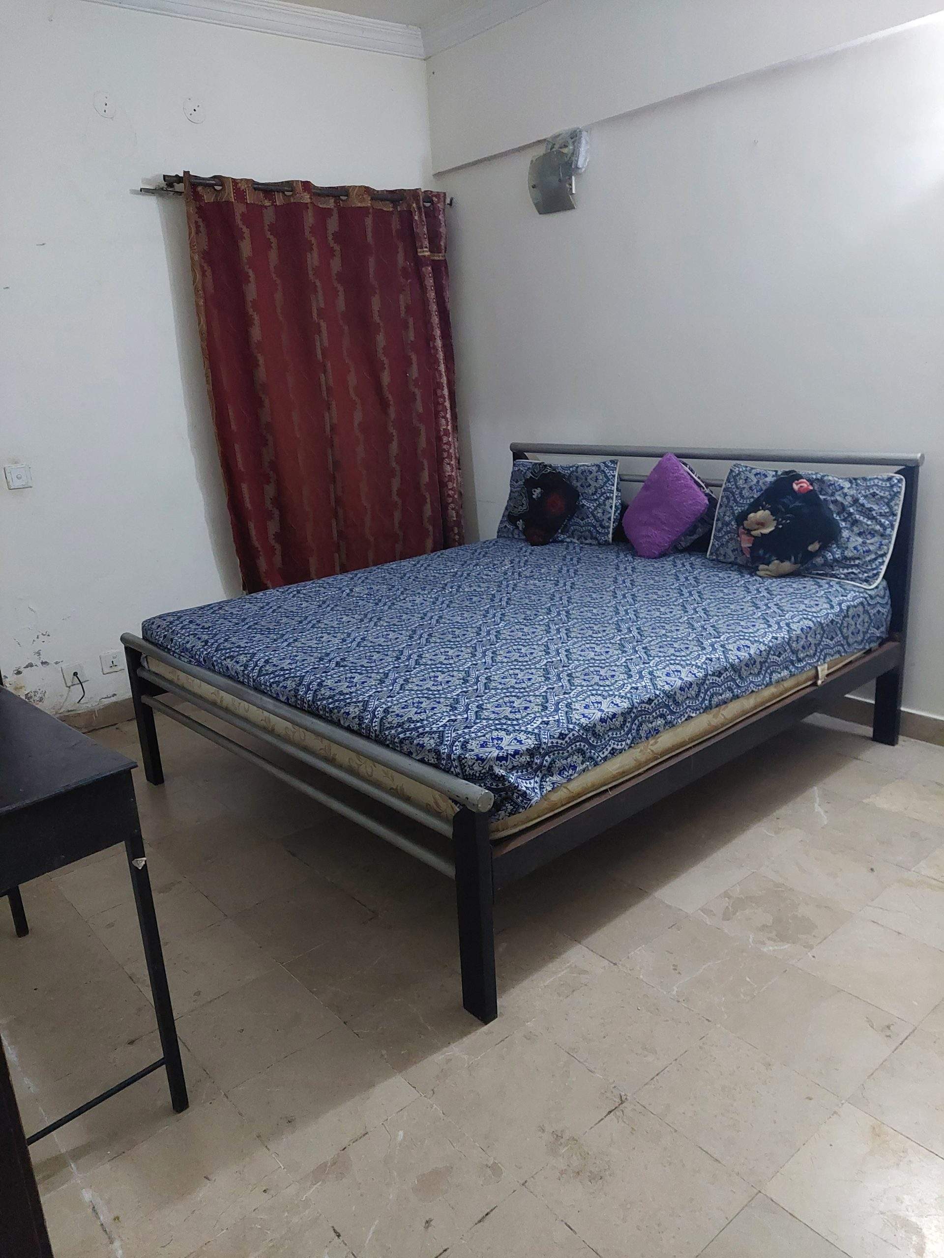 Room for rent by Myra Balouch