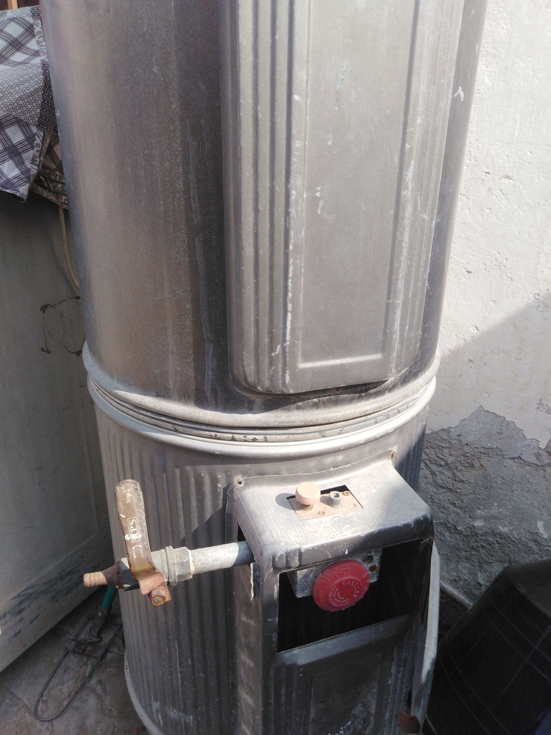 Super asia company gyser available by Mahnoor Tariq