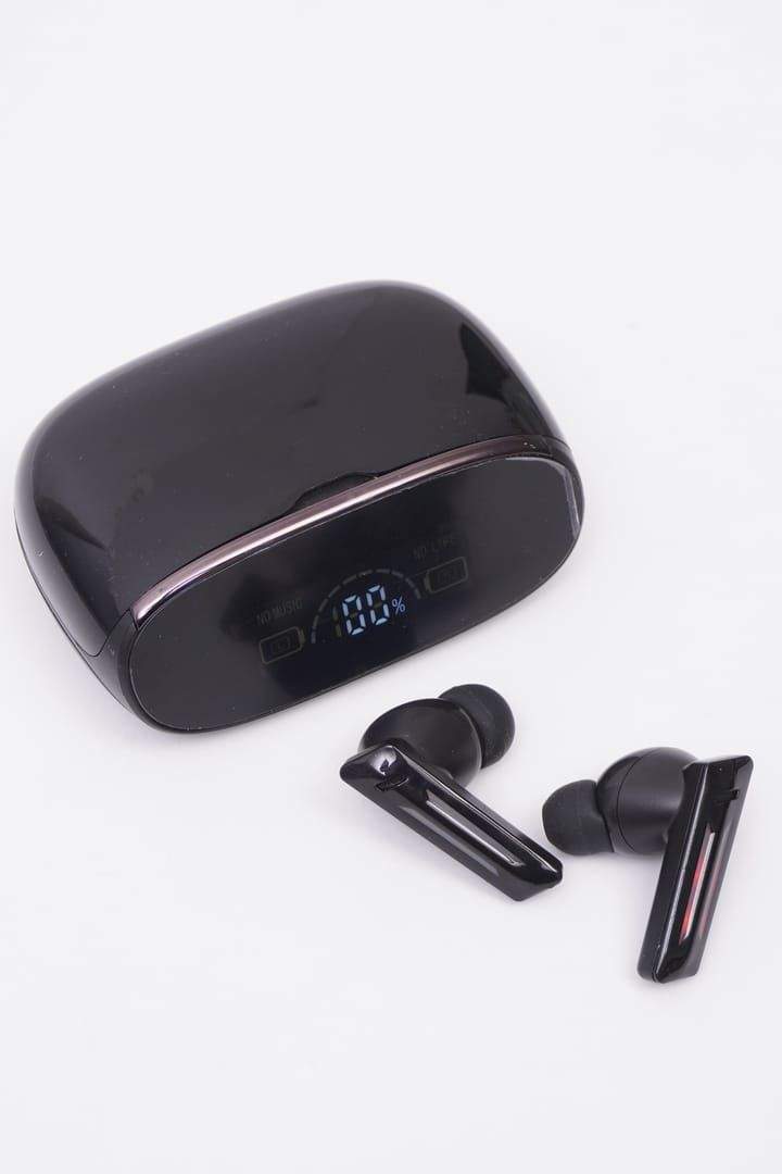 M39 Ear Buds: 12-Hour Playback, Touch Controls, IPX7 Waterproof by Huraira Mughal