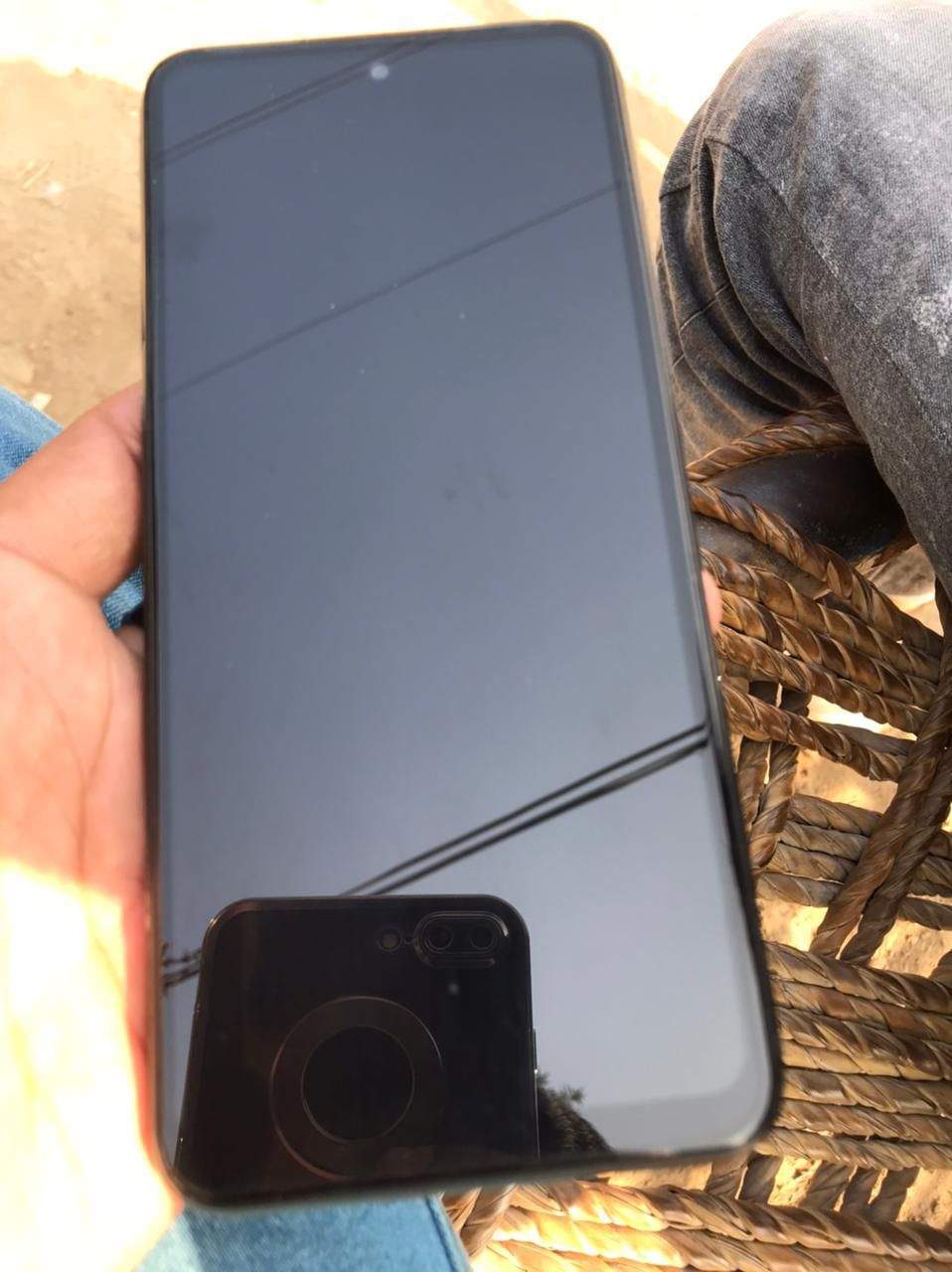 10/10 condition ha one hand use phone 🤳 hs by Malik Hussnain