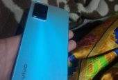 Vivo y33s with box 8+8 128 by Dafaulter Rajpoot