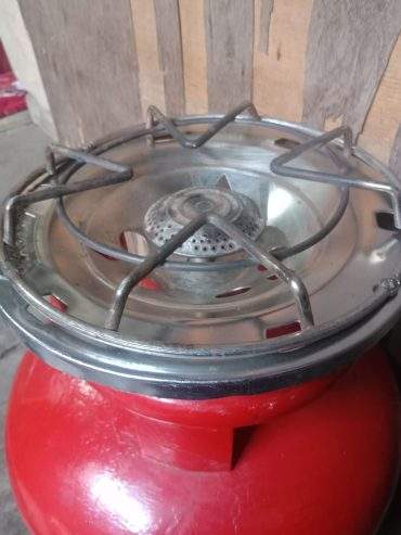 10 kg Wala LPG Salender Condition 10/10 ha with Chula by Maida Shafique