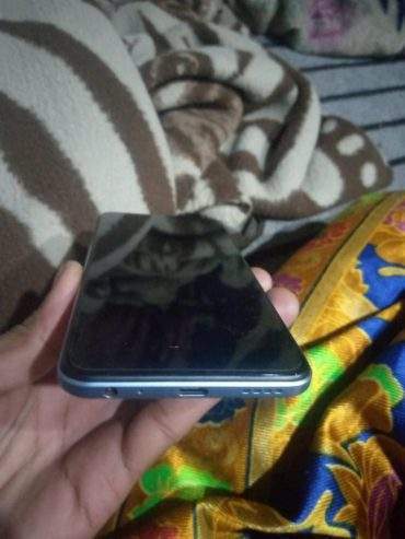Vivo y33s with box 8+8 128 by Dafaulter Rajpoot