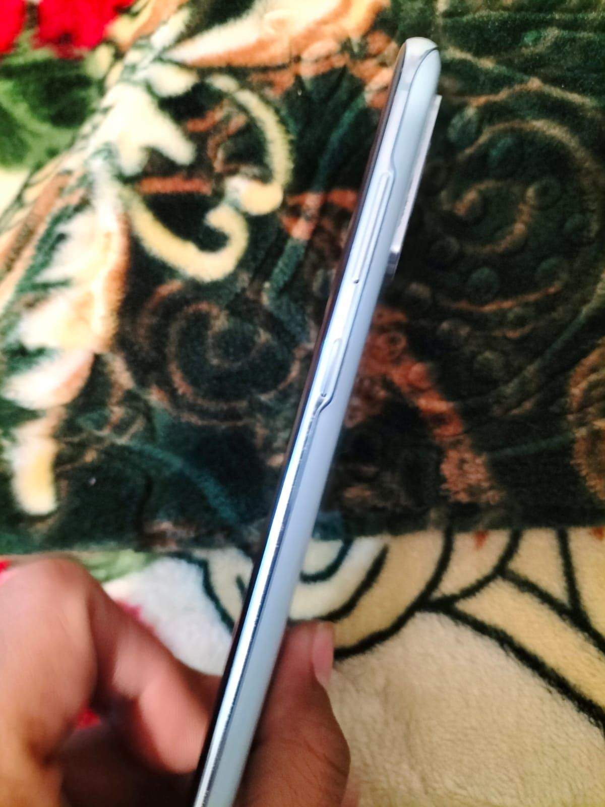 Samsung galaxy s20 5G 12/128 by Azam Saleem