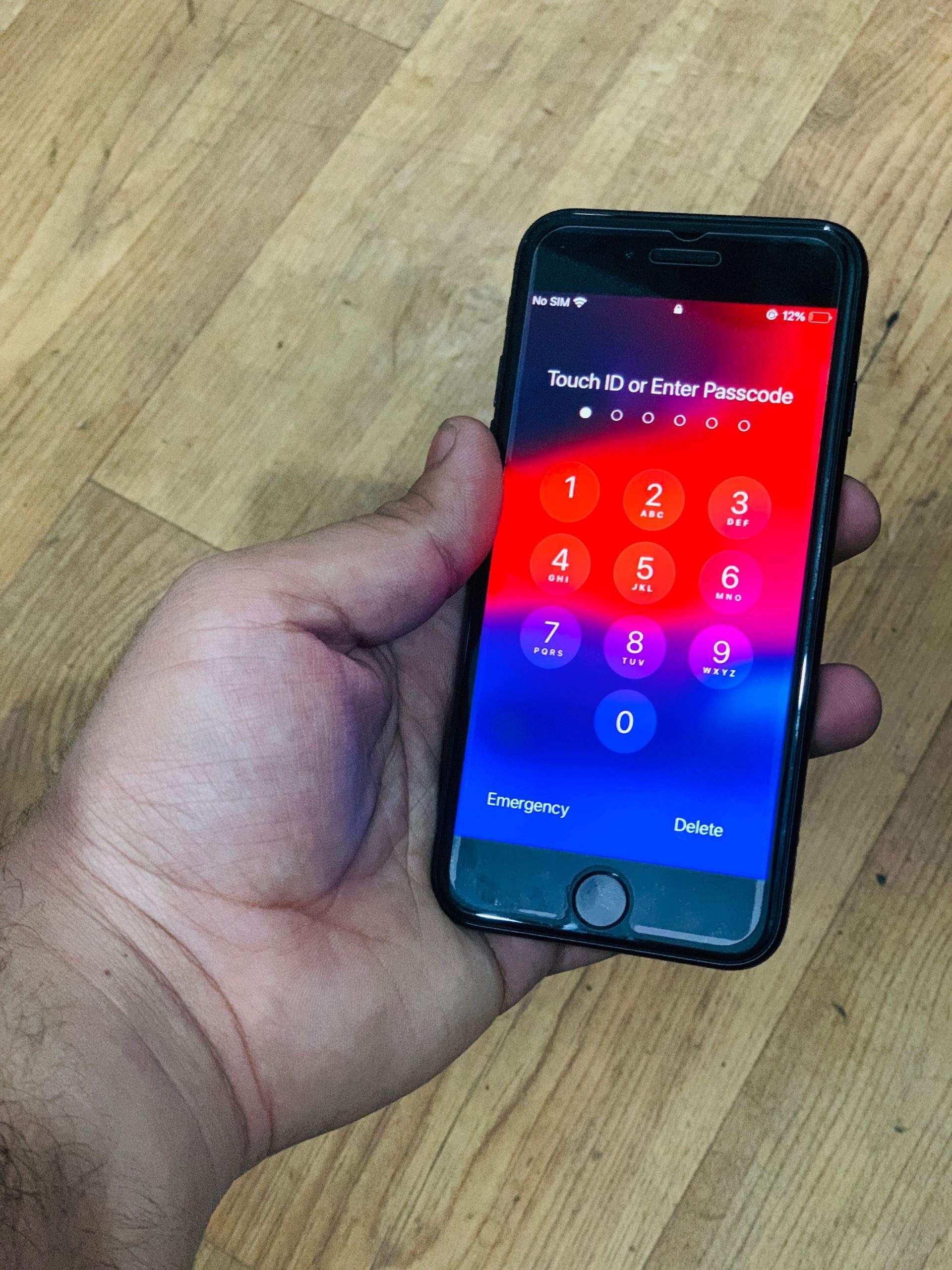 iPhone se 2020, 128 Gb factory unlocked by Murtaza Butt