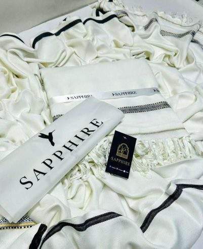 Wool Shawls by Qayyoom Jutt