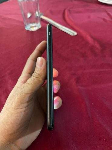 iPhone XR 64 GB non PTA sim lock Face ID ok All ok 10/10 Rs,49,000 Raw by Ali Hamza