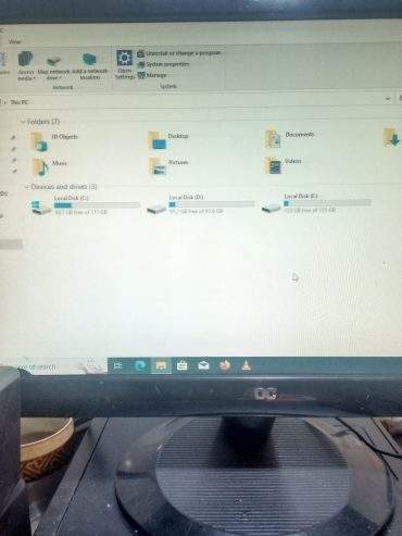 Complete setupcoir i 3 + led 20inch 4 gb ram / 128ssd +/ +250hhd by Ali Shahzad