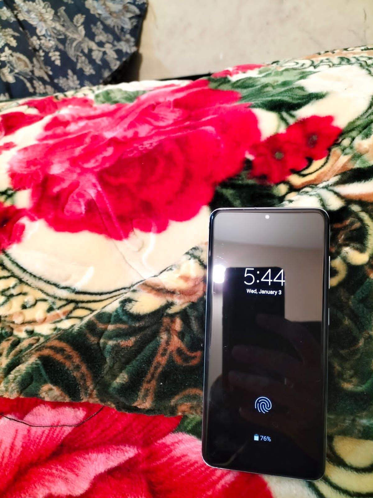 Samsung galaxy s20 5G 12/128 by Azam Saleem