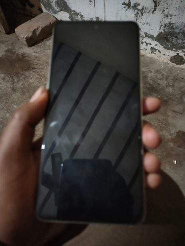 Vivo y36 8 128 urgent sale by Ali Hassan