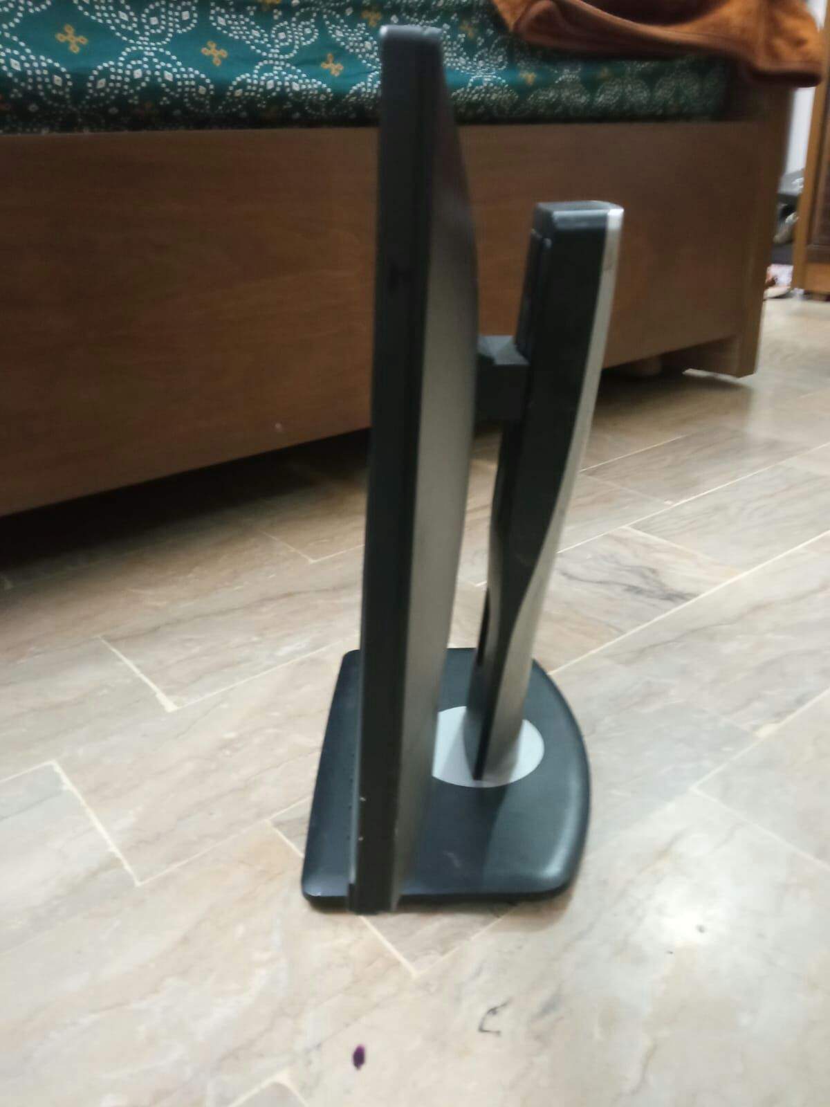 I am Selling My LCD by abdul basit