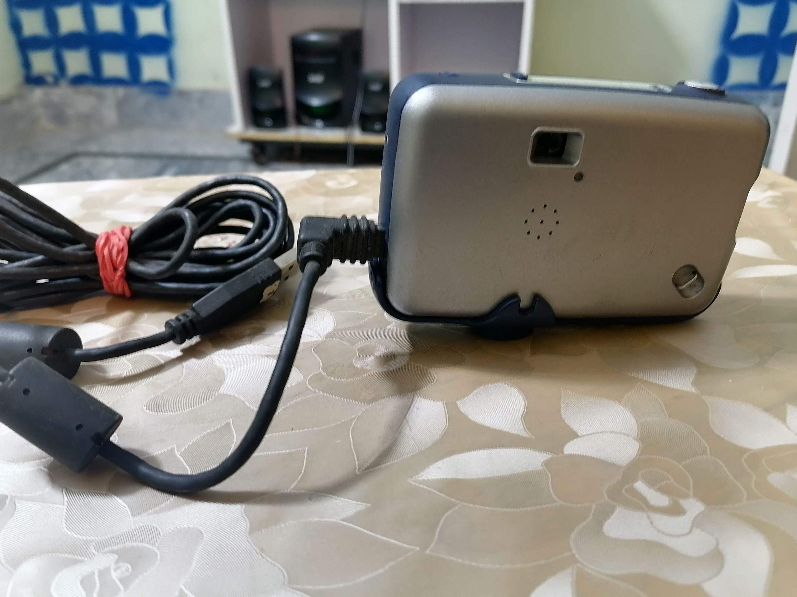 Yah camra ha sell say nhi CHLTA data cabel say chalta ha by Azeem Nadeem