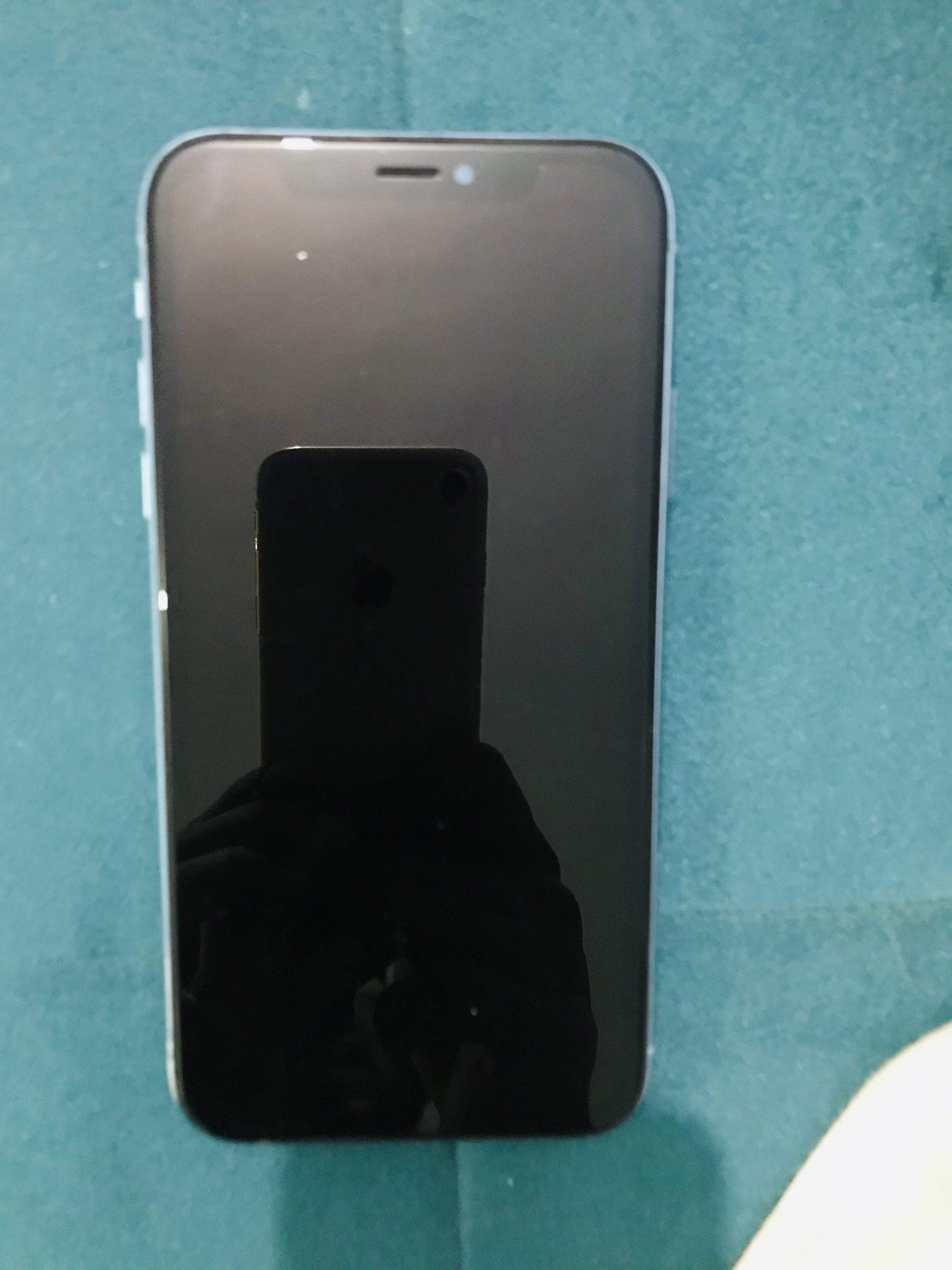 iPhone XR 64GB Read Add by Noel Ghouri